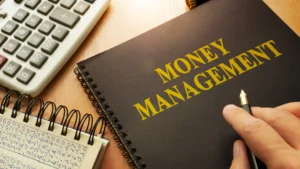 Money-Management-notebook-and-calculator